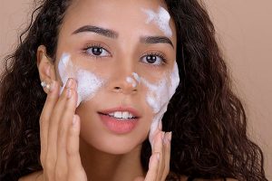 پاکسازی صورت در خانه